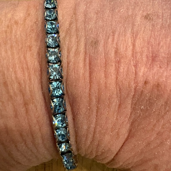 6 Elegant Green stretch Bracelet by Touchstone Crystal $20 each - Picture 3 of 7